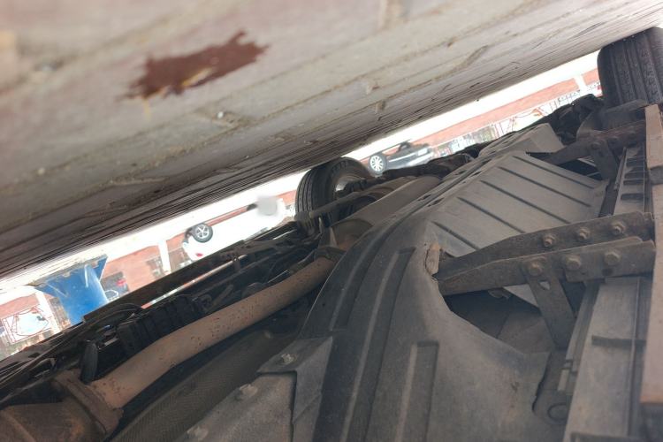 Used Honda CR-V 2013 2.4L four-wheel drive luxury version Chassis Front Right