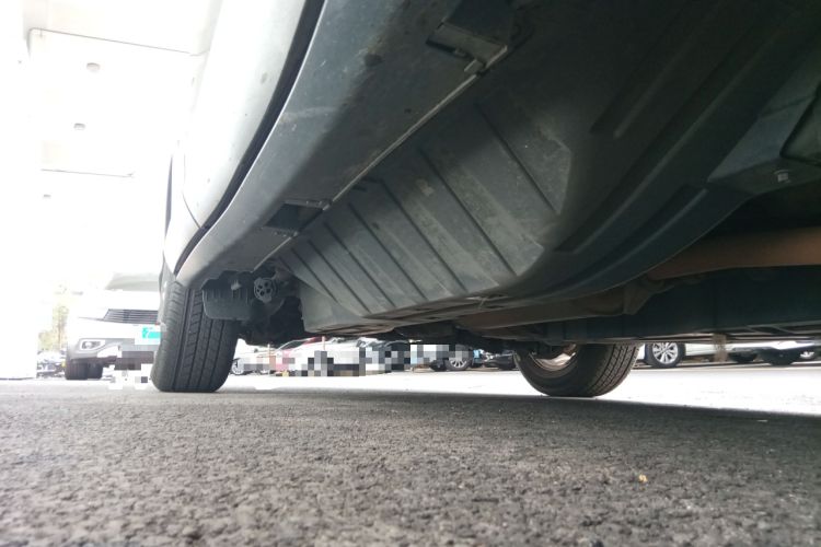 Used Honda CR-V 2013 2.4L four-wheel drive luxury version Chassis Front Right