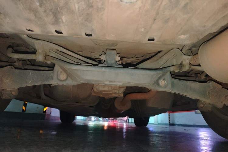 Used Honda CR-V 2013 2.4L four-wheel drive luxury version Chassis Rear