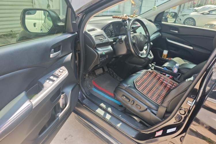 Used Honda CR-V 2013 2.4L two-wheel drive luxury version Driver Seat