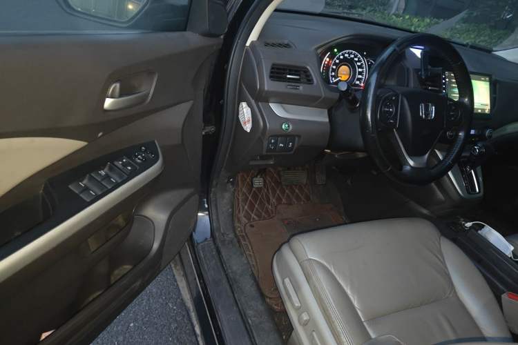 Used Honda CR-V 2013 2.4L four-wheel drive luxury version Driver Seat