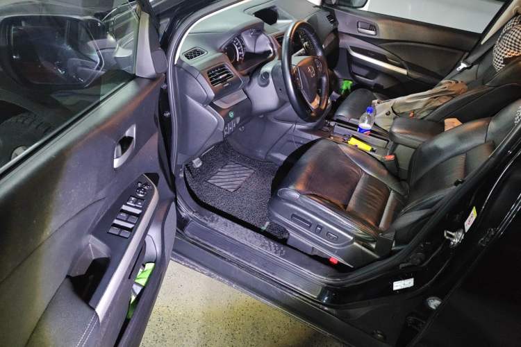 Used Honda CR-V 2013 2.4L two-wheel drive luxury version Driver Seat