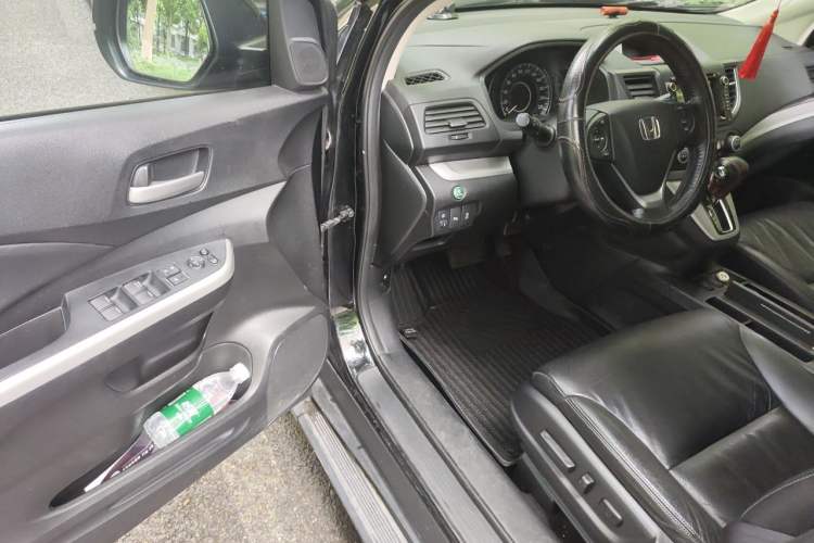 Used Honda CR-V 2013 2.4L four-wheel drive luxury version Driver Seat