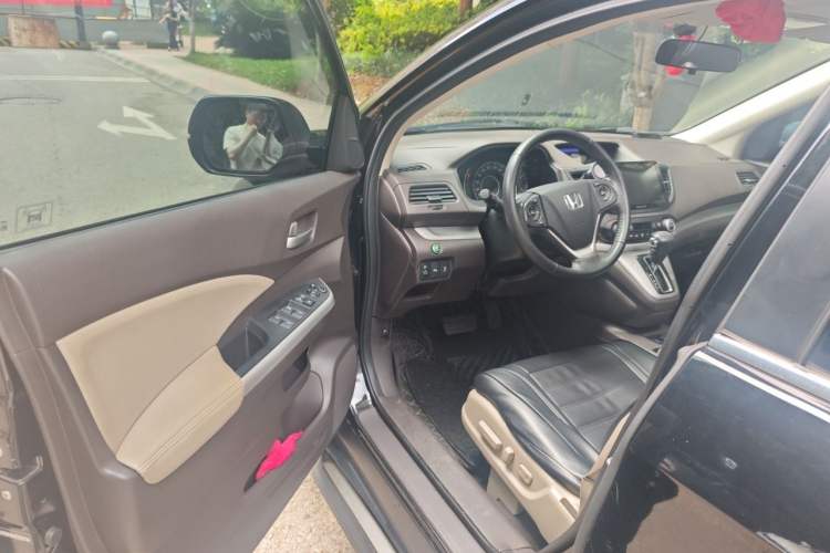 Used Honda CR-V 2013 2.4L two-wheel drive luxury version Driver Seat