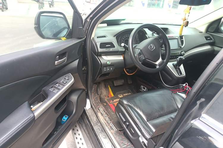 Used Honda CR-V 2013 2.4L two-wheel drive luxury version Driver Seat