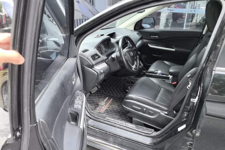 Used Honda CR-V 2013 2.4L four-wheel drive luxury version Driver Seat