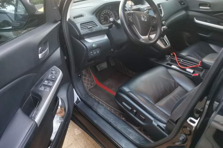 Used Honda CR-V 2013 2.4L four-wheel drive luxury version Driver Seat