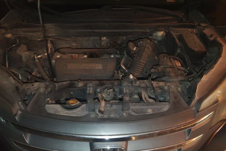 Used Honda CR-V 2013 2.4L four-wheel drive luxury version Engine Bay