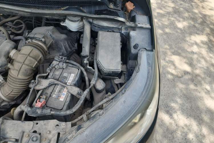 Used Honda CR-V 2013 2.4L two-wheel drive luxury version Engine Bay Left