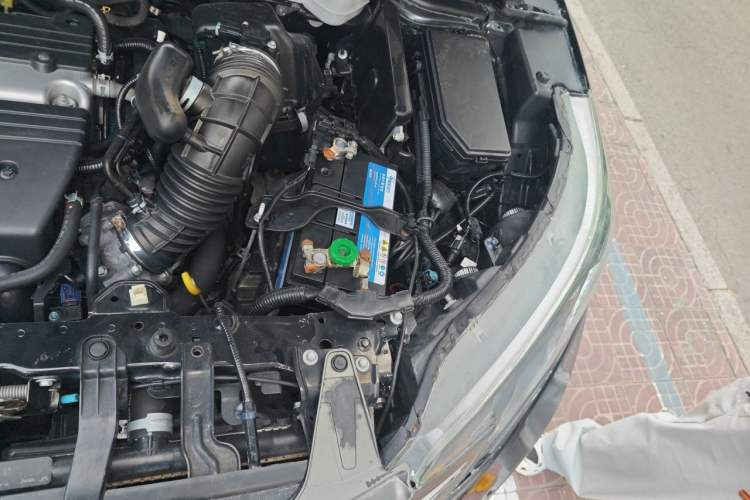 Used Honda CR-V 2013 2.4L four-wheel drive luxury version Engine Bay Left