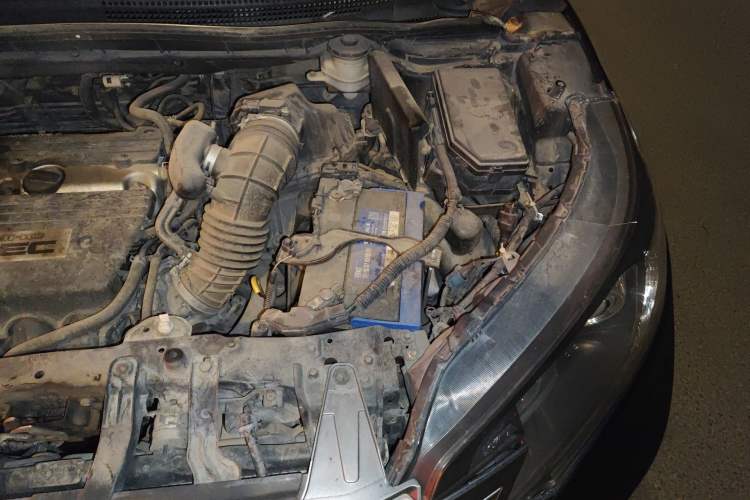 Used Honda CR-V 2013 2.4L two-wheel drive luxury version Engine Bay Left