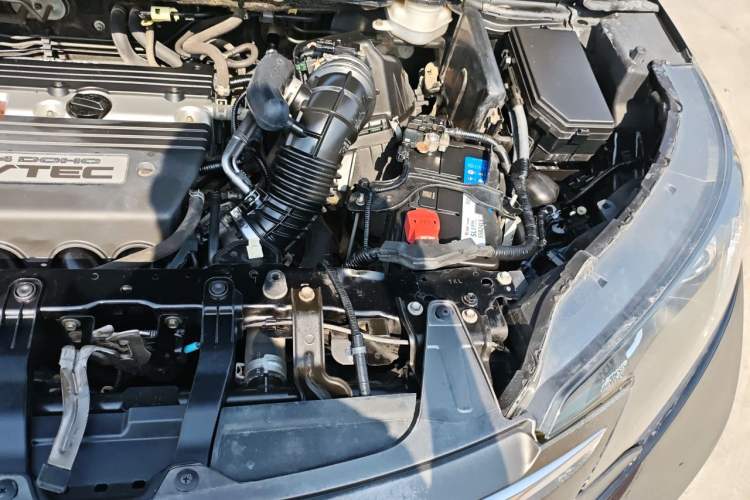 Used Honda CR-V 2013 2.4L two-wheel drive luxury version Engine Bay Left