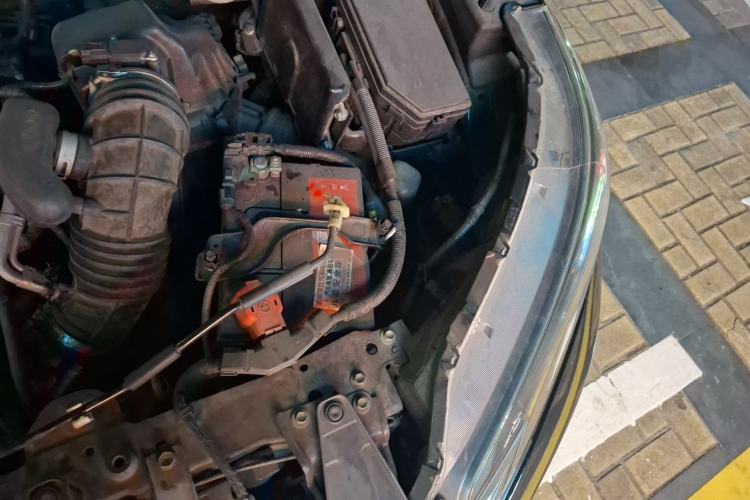 Used Honda CR-V 2013 2.4L two-wheel drive luxury version Engine Bay Left
