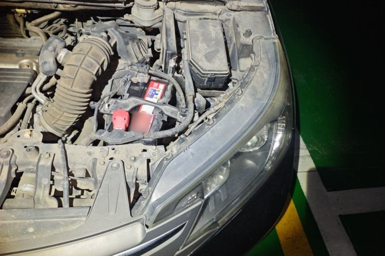 Used Honda CR-V 2013 2.4L two-wheel drive luxury version Engine Bay Left