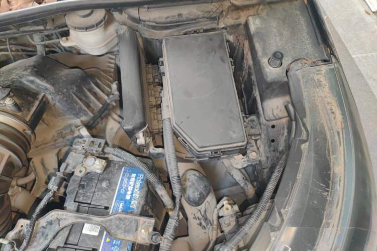 Used Honda CR-V 2013 2.4L two-wheel drive luxury version Engine Bay Left