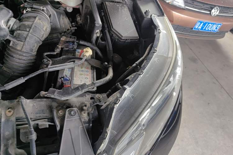 Used Honda CR-V 2013 2.4L two-wheel drive luxury version Engine Bay Left