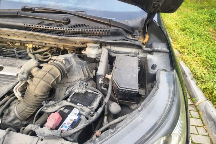 Used Honda CR-V 2013 2.4L two-wheel drive luxury version Engine Bay Left