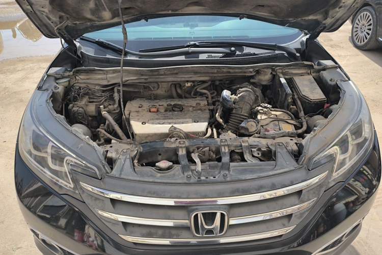 Used Honda CR-V 2013 2.4L four-wheel drive luxury version Engine Bay