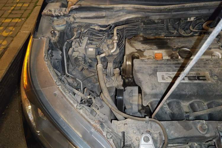 Used Honda CR-V 2013 2.4L two-wheel drive luxury version Engine Bay Right
