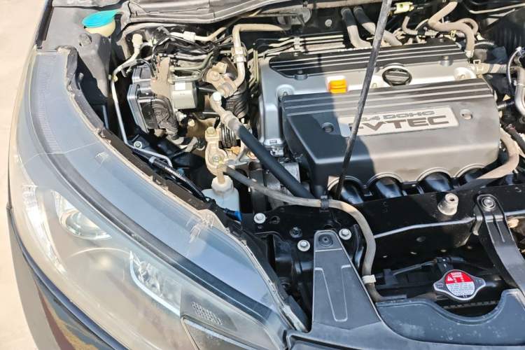 Used Honda CR-V 2013 2.4L two-wheel drive luxury version Engine Bay Right