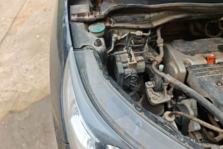 Used Honda CR-V 2013 2.4L four-wheel drive luxury version Engine Bay Right