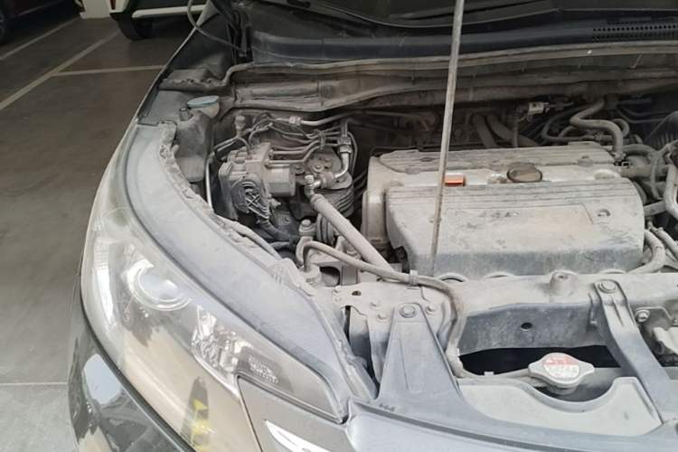 Used Honda CR-V 2013 2.4L two-wheel drive luxury version Engine Bay Right