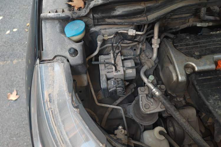 Used Honda CR-V 2013 2.4L two-wheel drive luxury version Engine Bay Right