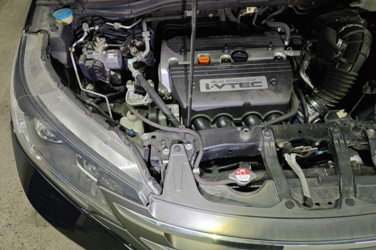 Used Honda CR-V 2013 2.4L two-wheel drive luxury version Engine Bay Right