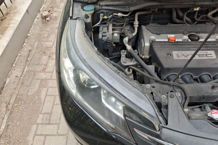 Used Honda CR-V 2013 2.4L two-wheel drive luxury version Engine Bay Right