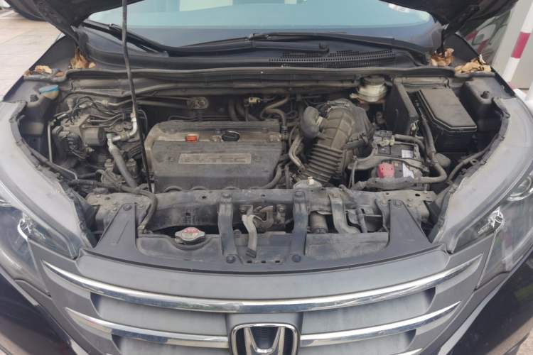 Used Honda CR-V 2013 2.4L two-wheel drive luxury version Engine Bay