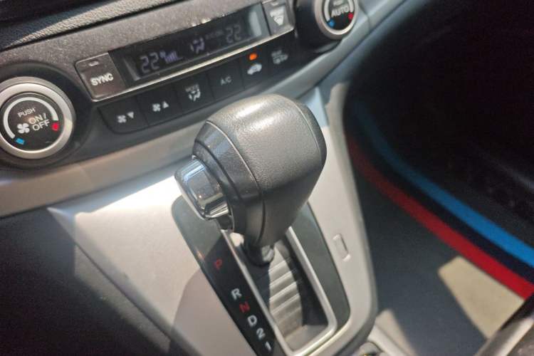 Used Honda CR-V 2013 2.4L two-wheel drive luxury version Gear Lever
