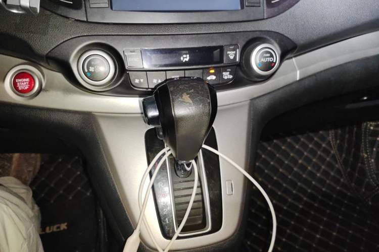 Used Honda CR-V 2013 2.4L four-wheel drive luxury version Gear Lever
