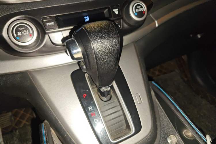 Used Honda CR-V 2013 2.4L two-wheel drive luxury version Gear Lever