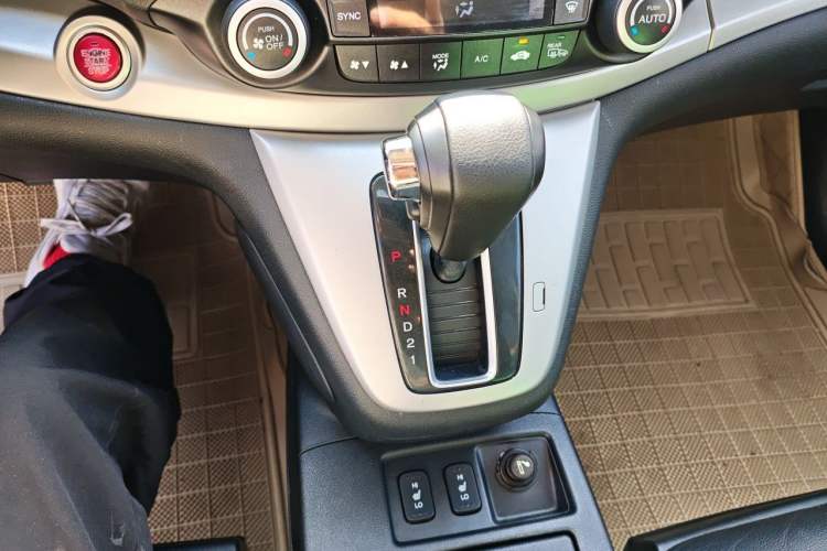 Used Honda CR-V 2013 2.4L two-wheel drive luxury version Gear Lever