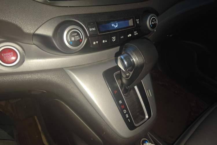 Used Honda CR-V 2013 2.4L four-wheel drive luxury version Gear Lever