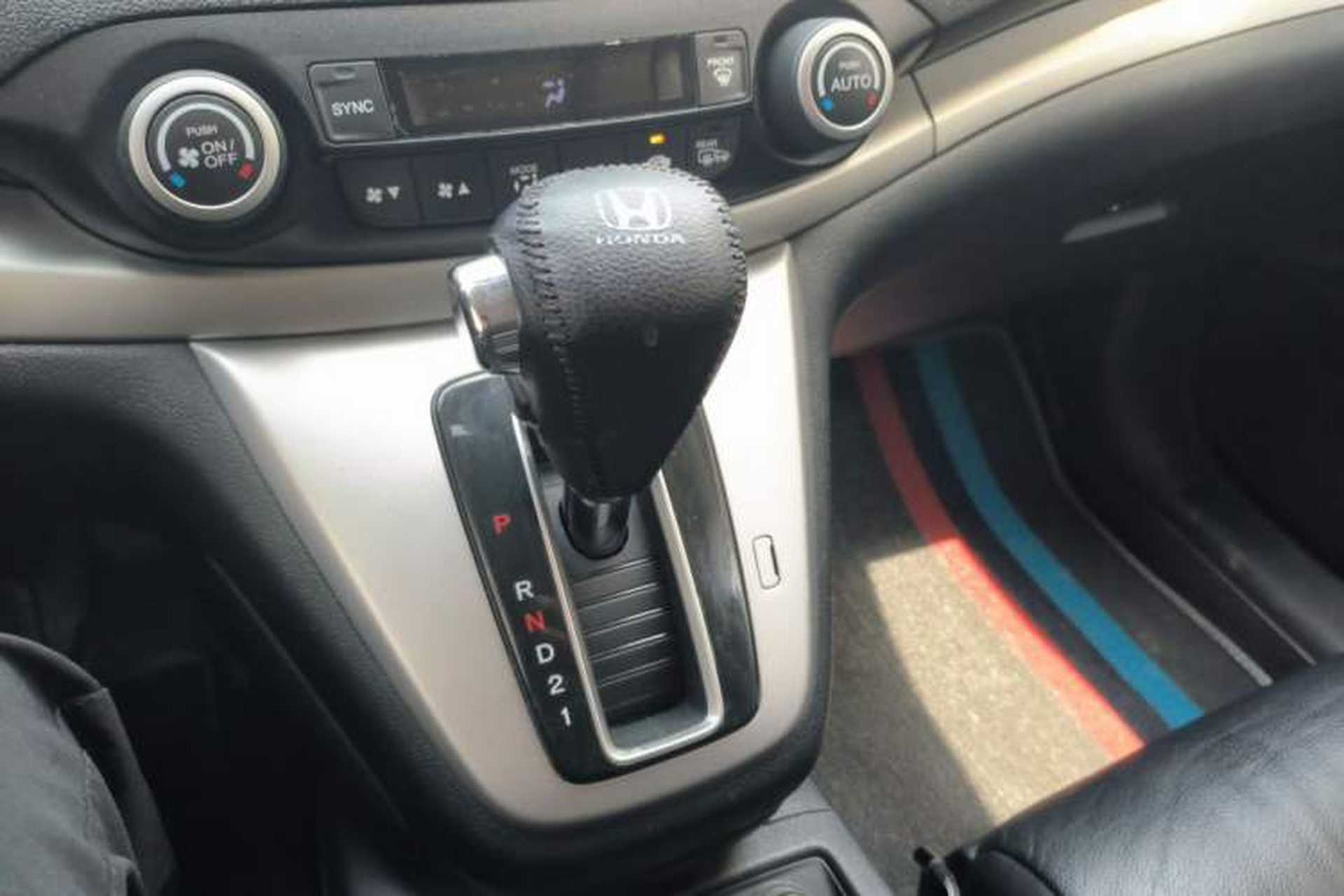 Used Honda CR-V 2013 2.4L four-wheel drive luxury version Gear Lever