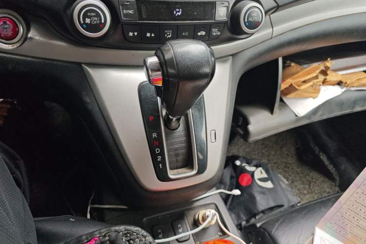 Used Honda CR-V 2013 2.4L two-wheel drive luxury version Gear Lever