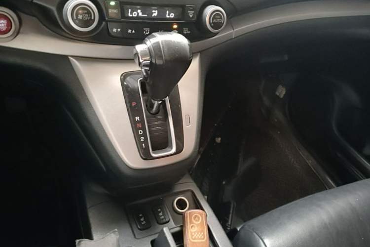 Used Honda CR-V 2013 2.4L two-wheel drive luxury version Gear Lever