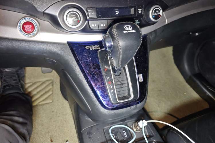 Used Honda CR-V 2013 2.4L four-wheel drive luxury version Gear Lever