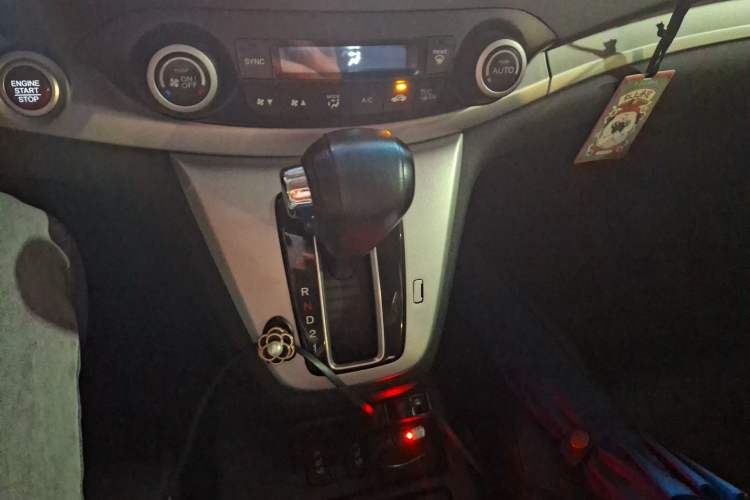 Used Honda CR-V 2013 2.4L two-wheel drive luxury version Gear Lever