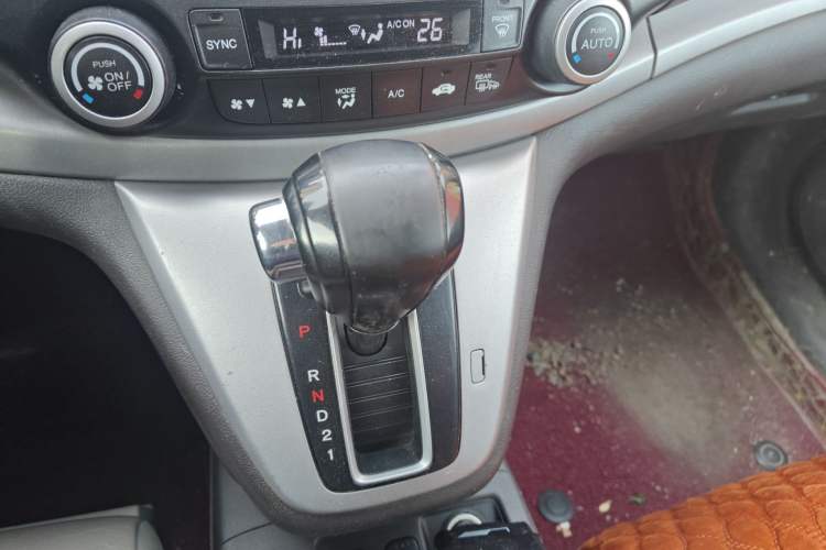Used Honda CR-V 2013 2.4L two-wheel drive luxury version Gear Lever