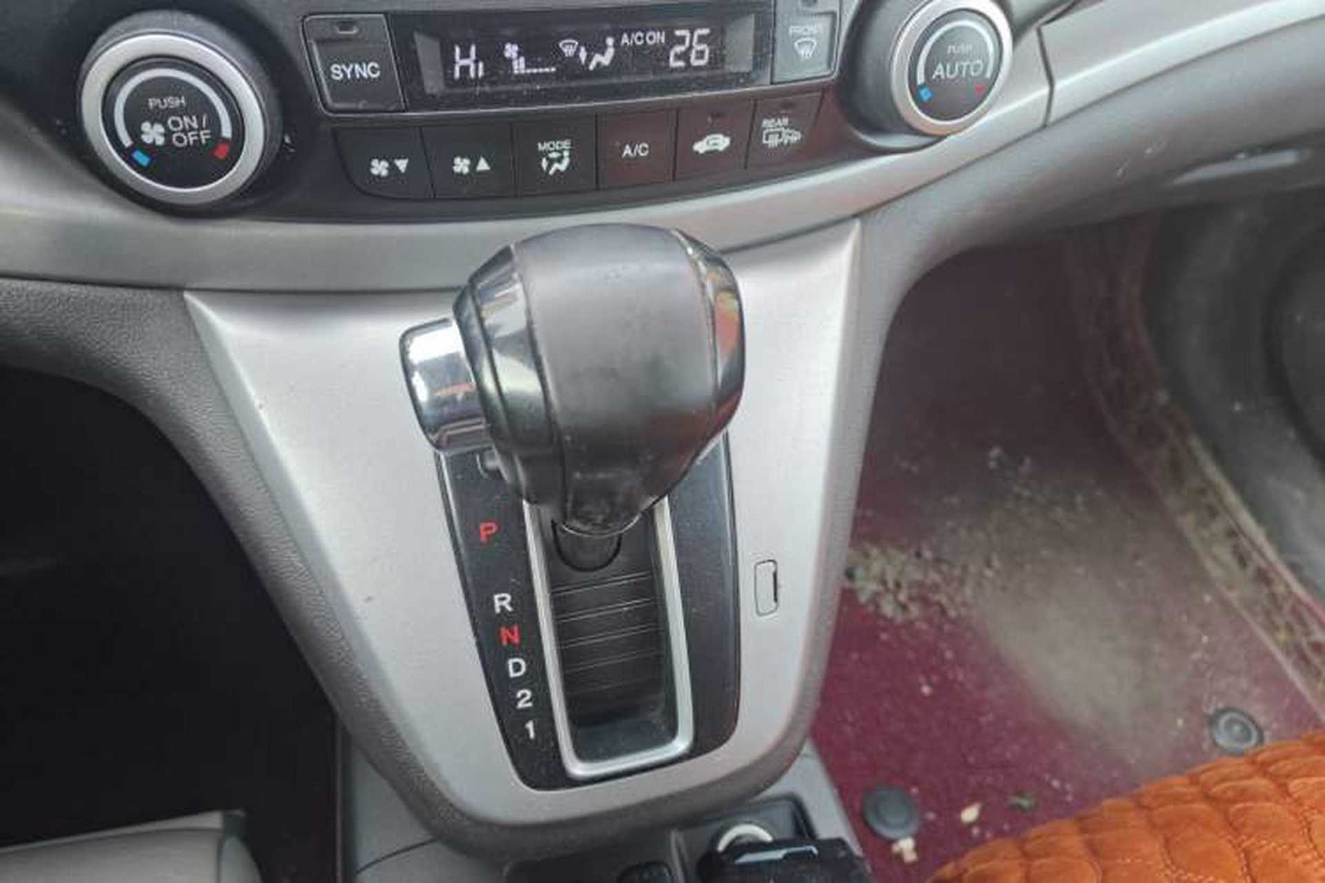 Used Honda CR-V 2013 2.4L two-wheel drive luxury version Gear Lever