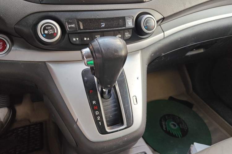Used Honda CR-V 2013 2.4L four-wheel drive luxury version Gear Lever