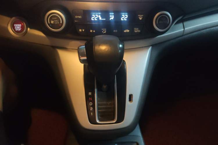 Used Honda CR-V 2013 2.4L four-wheel drive luxury version Gear Lever