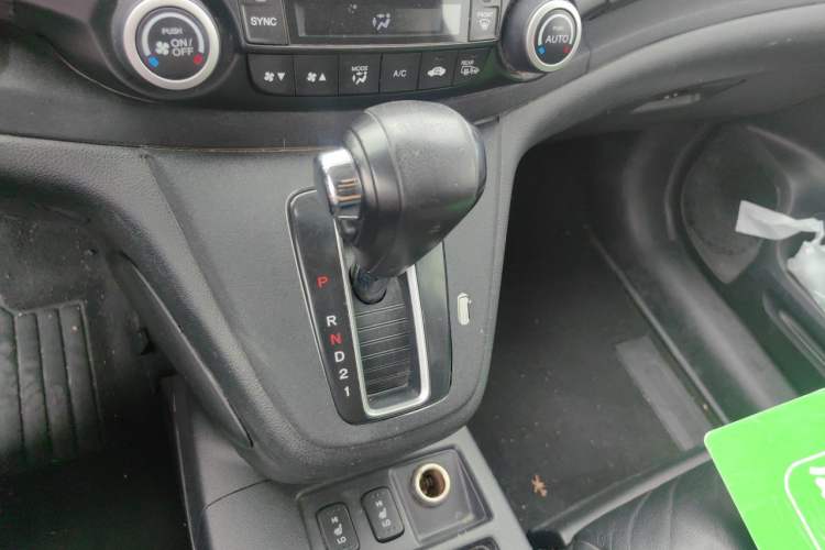 Used Honda CR-V 2013 2.4L four-wheel drive luxury version Gear Lever