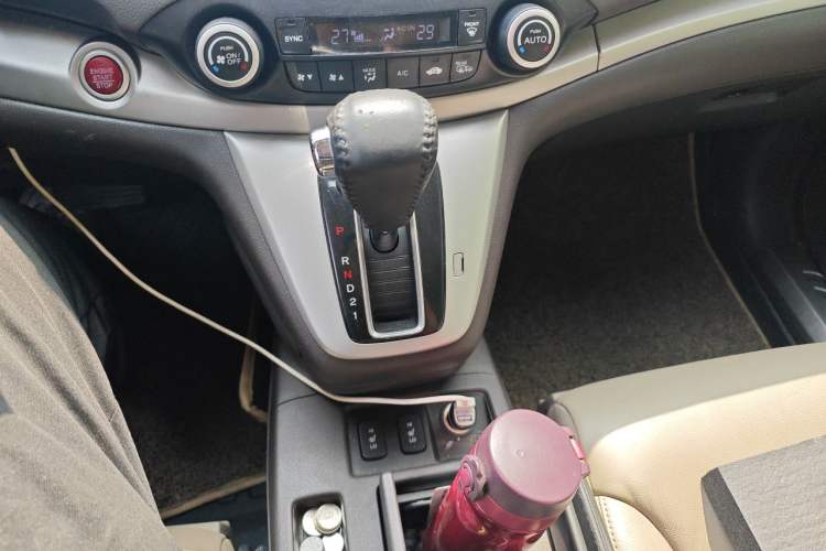 Used Honda CR-V 2013 2.4L two-wheel drive luxury version Gear Lever