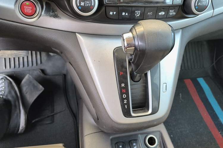 Used Honda CR-V 2013 2.4L four-wheel drive luxury version Gear Lever