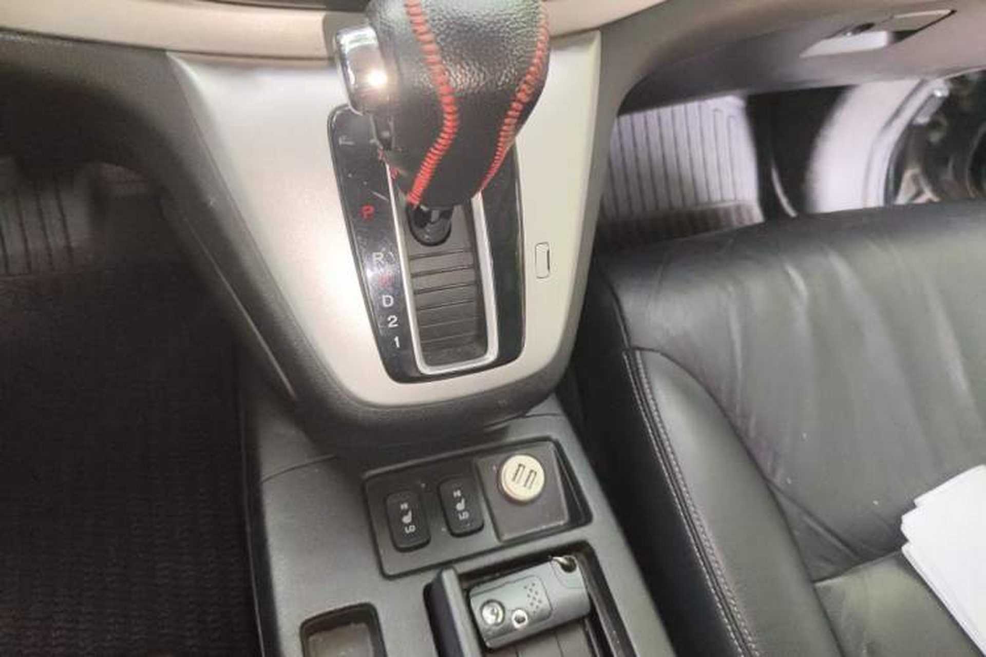 Used Honda CR-V 2013 2.4L four-wheel drive luxury version Gear Lever