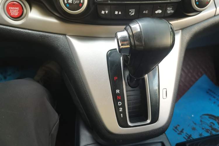 Used Honda CR-V 2013 2.4L four-wheel drive luxury version Gear Lever