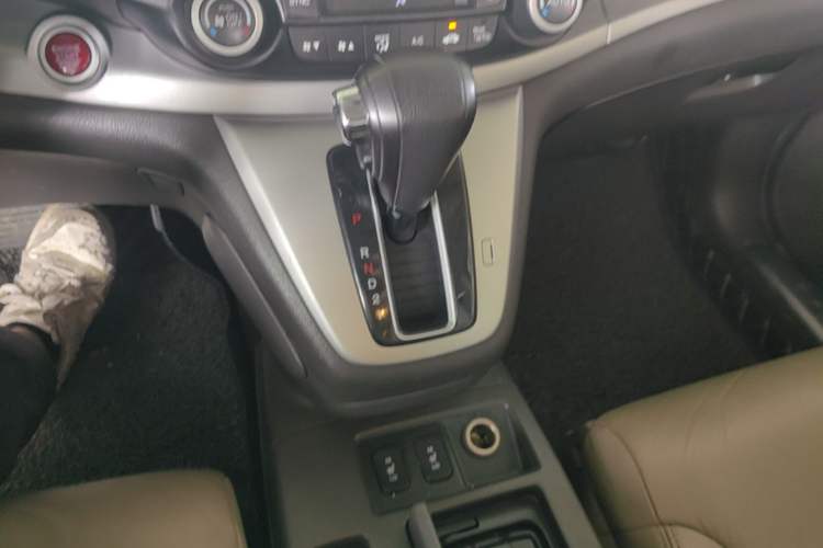 Used Honda CR-V 2013 2.4L two-wheel drive luxury version Gear Lever